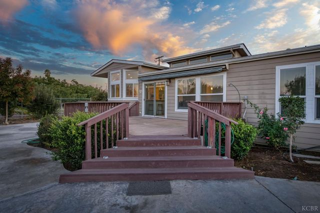 8646 Cairo, Laton, CA 93242