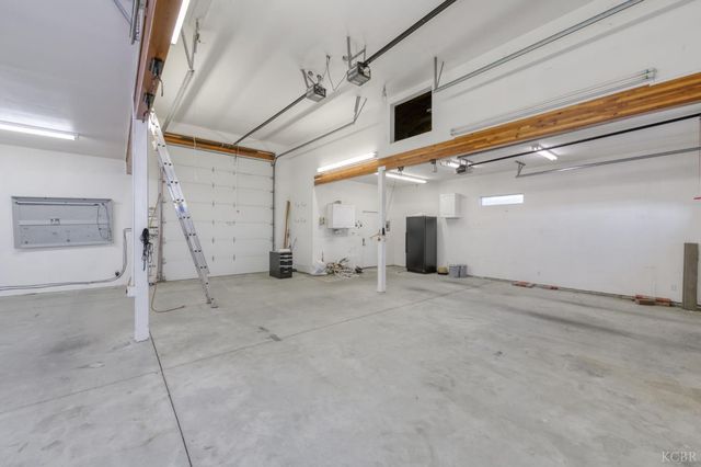 8646 Cairo, Laton, CA 93242