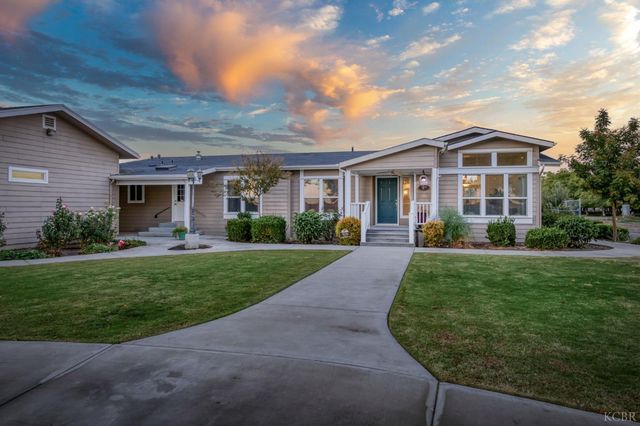 8646 Cairo, Laton, CA 93242