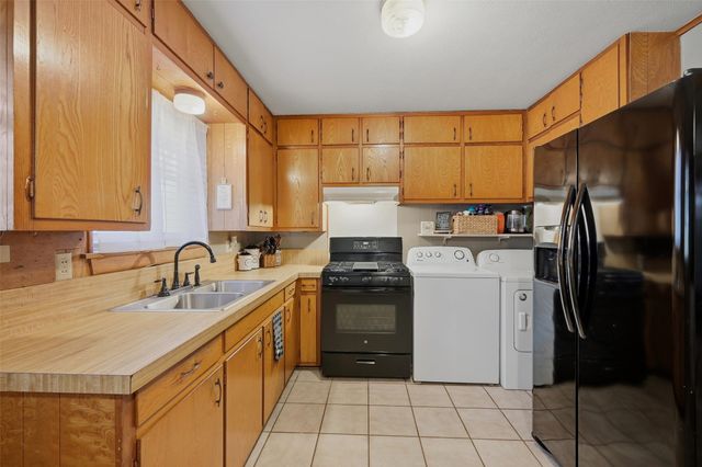 231 Ross Avenue, Denison, TX 75020