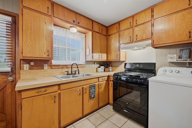 231 Ross Avenue, Denison, TX 75020