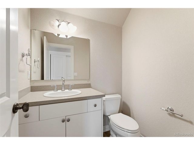 8745 Portico Ln, Longmont, CO 80503