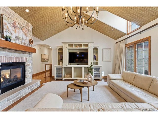 8745 Portico Ln, Longmont, CO 80503