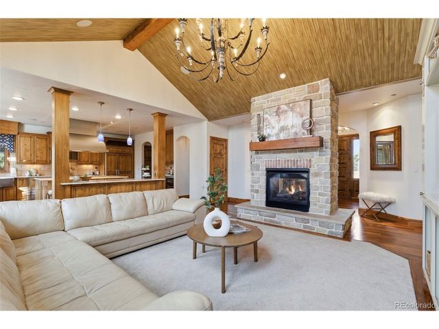 8745 Portico Ln, Longmont, CO 80503