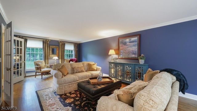 18 Glen Ridge Dr, Washington Twp., NJ 07853