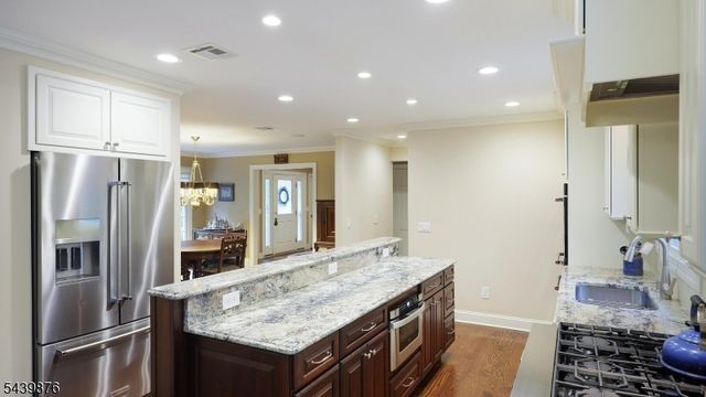 18 Glen Ridge Dr, Washington Twp., NJ 07853