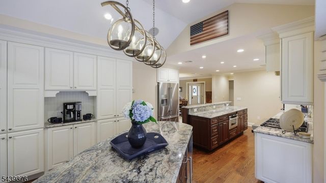 18 Glen Ridge Dr, Washington Twp., NJ 07853