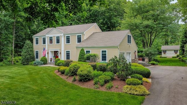 18 Glen Ridge Dr, Washington Twp., NJ 07853