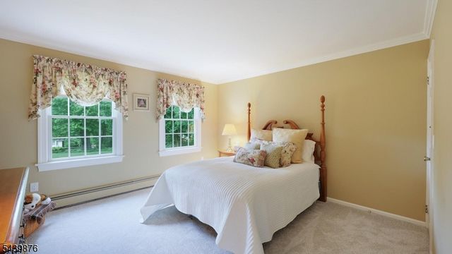 18 Glen Ridge Dr, Washington Twp., NJ 07853