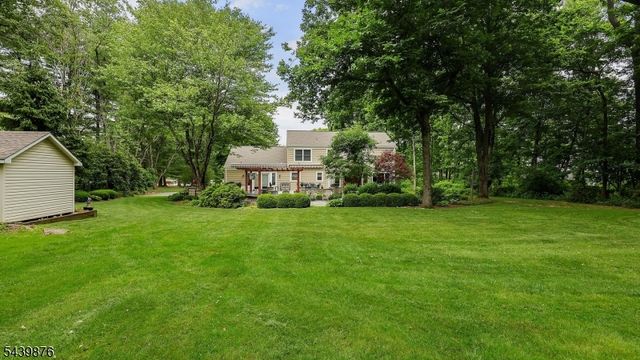 18 Glen Ridge Dr, Washington Twp., NJ 07853