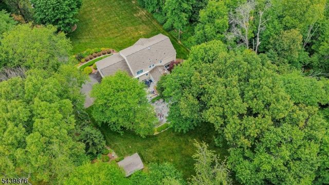 18 Glen Ridge Dr, Washington Twp., NJ 07853