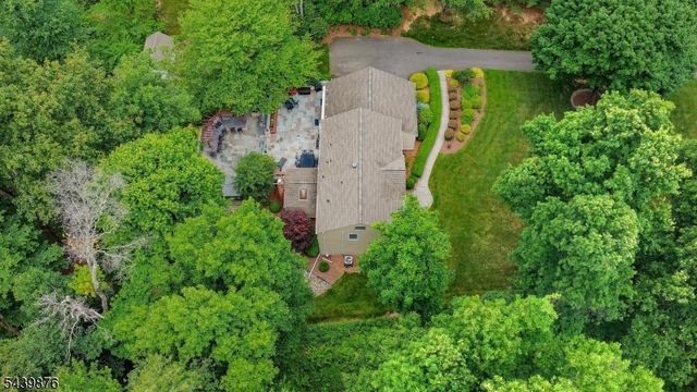 18 Glen Ridge Dr, Washington Twp., NJ 07853