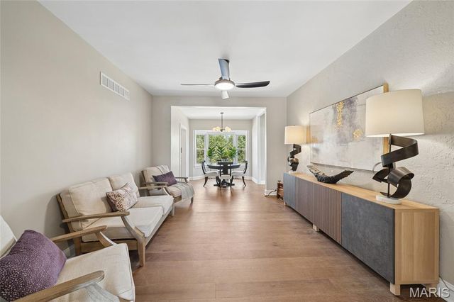 10235 Thorpe Avenue, Overland, MO 63114