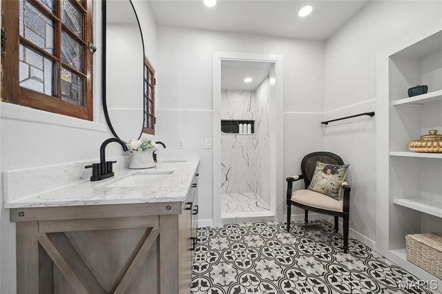 10235 Thorpe Avenue, Overland, MO 63114