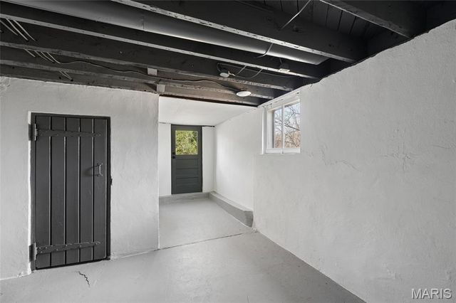 10235 Thorpe Avenue, Overland, MO 63114