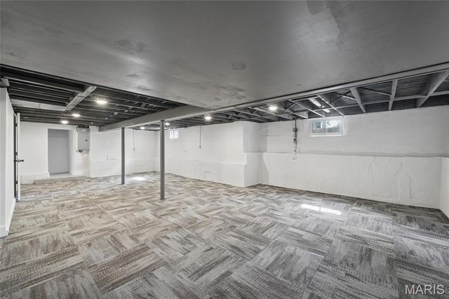 10235 Thorpe Avenue, Overland, MO 63114