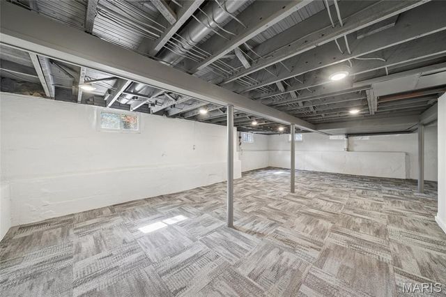 10235 Thorpe Avenue, Overland, MO 63114