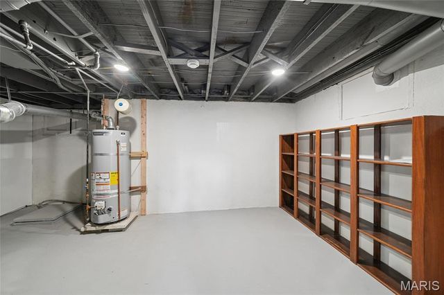 10235 Thorpe Avenue, Overland, MO 63114