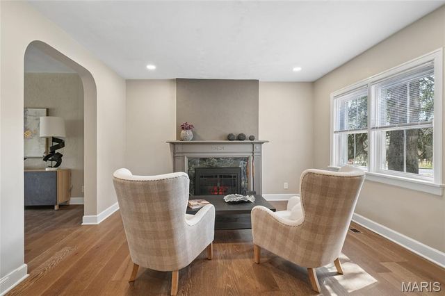 10235 Thorpe Avenue, Overland, MO 63114