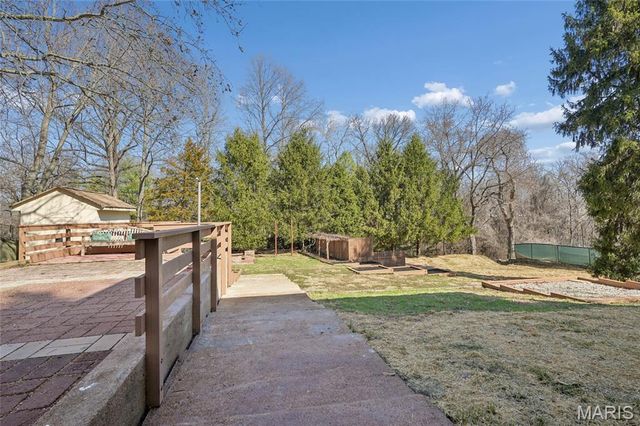 10235 Thorpe Avenue, Overland, MO 63114