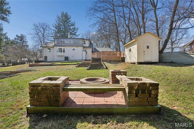 10235 Thorpe Avenue, Overland, MO 63114