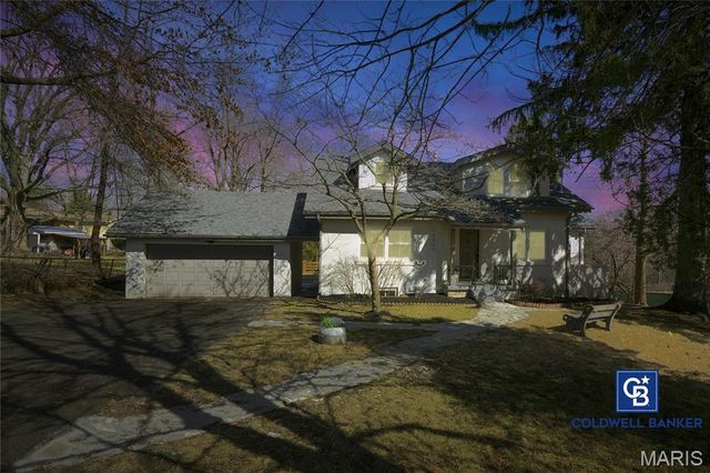 10235 Thorpe Avenue, Overland, MO 63114