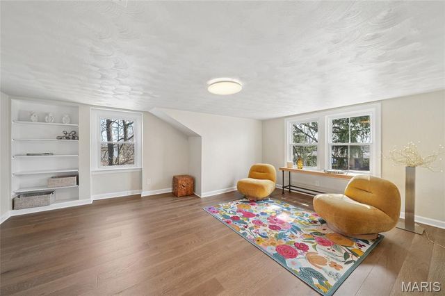 10235 Thorpe Avenue, Overland, MO 63114