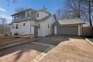 10235 Thorpe Avenue, Overland, MO 63114