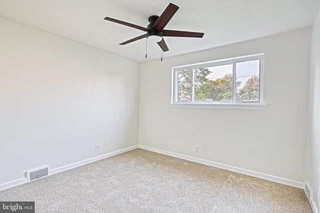 5 WILLIAM PENN DR, Camp Hill, PA 17011