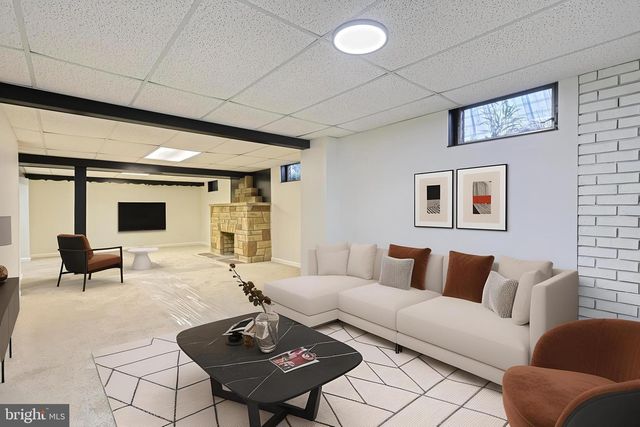 5 WILLIAM PENN DR, Camp Hill, PA 17011