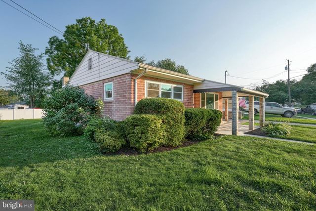 5 WILLIAM PENN DR, Camp Hill, PA 17011