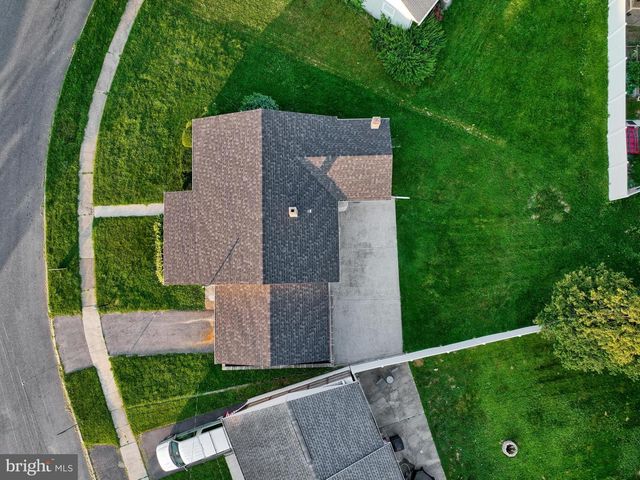 5 WILLIAM PENN DR, Camp Hill, PA 17011