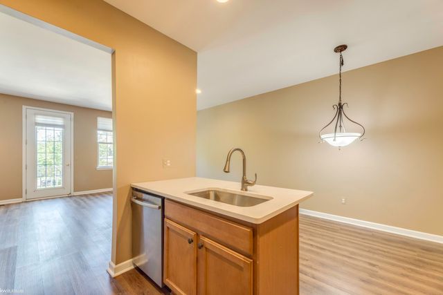 56659 Long Island Drive 133, Shelby Twp, MI 48316