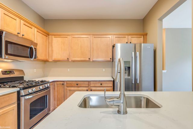 56659 Long Island Drive 133, Shelby Twp, MI 48316