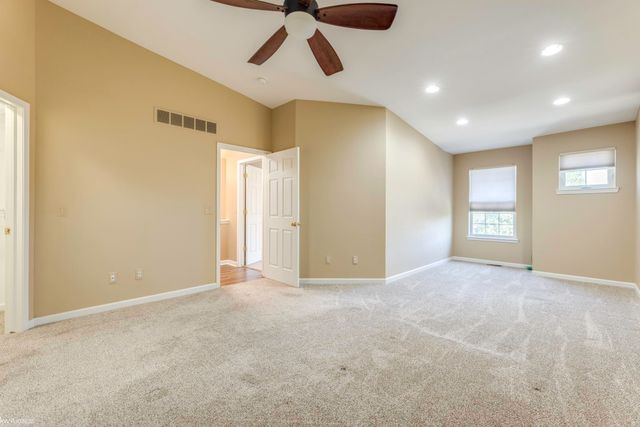 56659 Long Island Drive 133, Shelby Twp, MI 48316