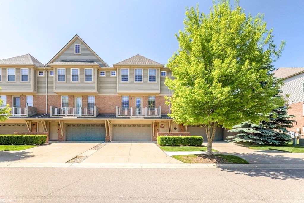 56659 Long Island Drive 133, Shelby Twp, MI 48316