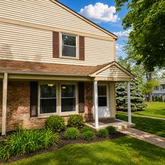 639 Shaw Court 639, Schaumburg, IL 60194