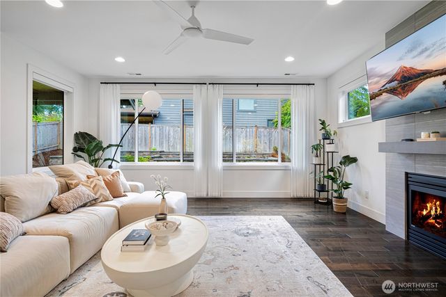 9417 132nd AVE NE, Kirkland, WA 98033