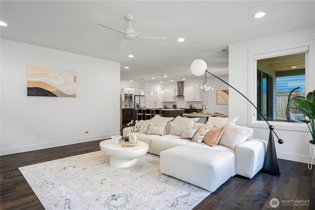 9417 132nd AVE NE, Kirkland, WA 98033