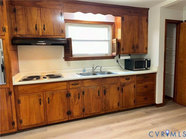 906 Andros Rd, Richmond, VA 23225