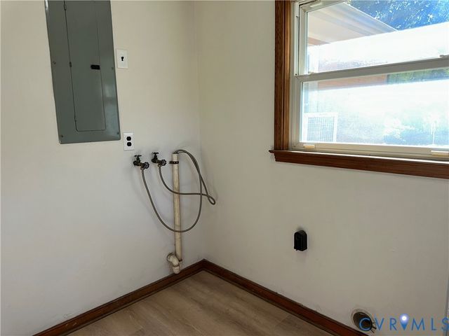 906 Andros Rd, Richmond, VA 23225