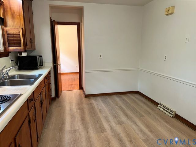906 Andros Rd, Richmond, VA 23225