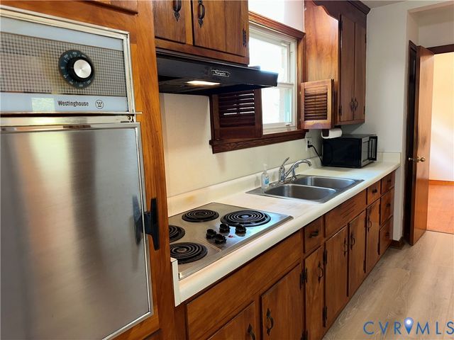 906 Andros Rd, Richmond, VA 23225