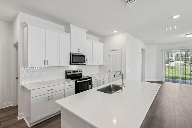 2300 HEN ROAD, Minneola, FL 34715