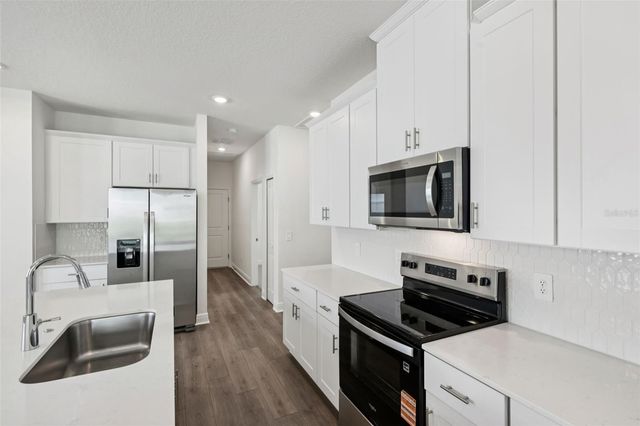 2300 HEN ROAD, Minneola, FL 34715