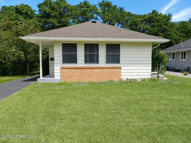2201 Mount Hope Lane, Toms River, NJ 08753