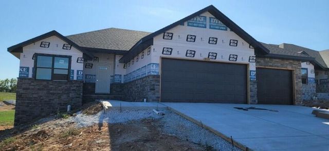 915 S Silverwood Lane, Nixa, MO 65714