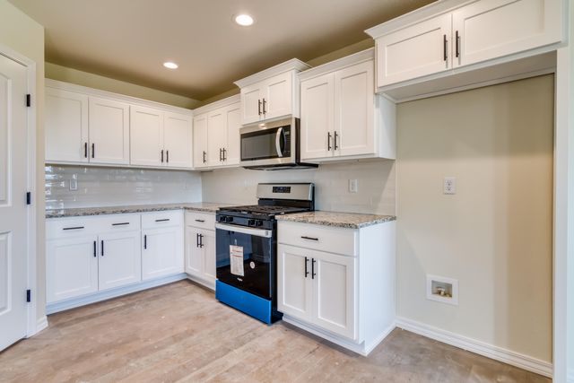 915 S Silverwood Lane, Nixa, MO 65714