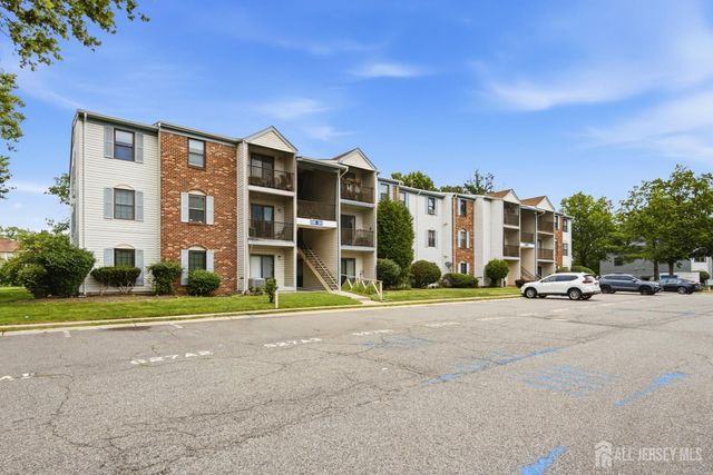 334 Lancaster Court, Piscataway, NJ 08854