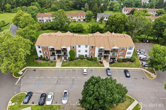 334 Lancaster Court, Piscataway, NJ 08854